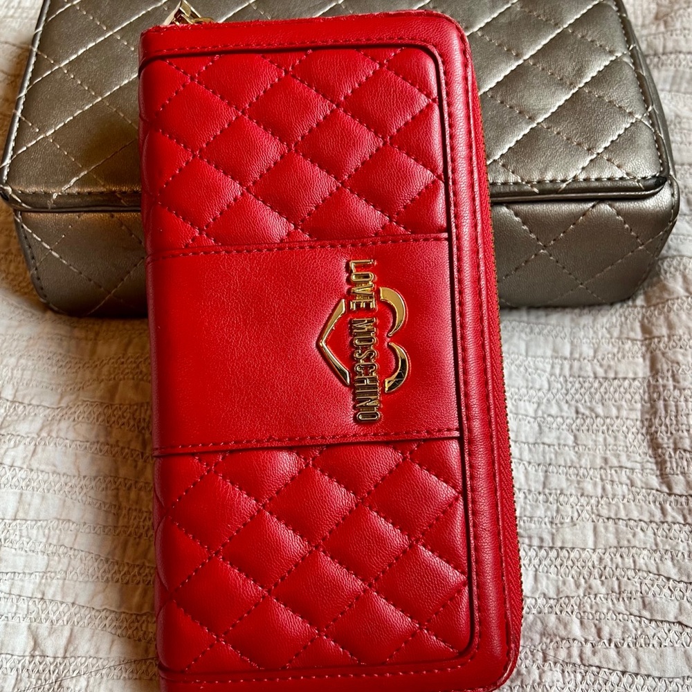 Love Moschino zip wallet Red